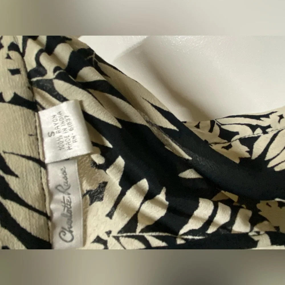 Light Tropical Strapless Dress - Picture 5 of 6